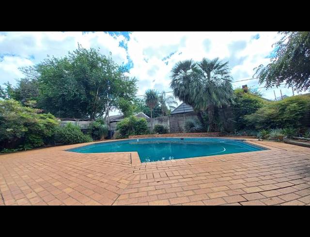 4 BEDROOM HOUSE FOR SALE IN PRETORIA GARDENS